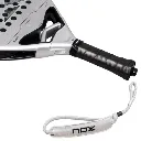 Raquette-de-padel-Nox-Genius-Attack-12K-Alum-XTREM-by-Agust_n-Tapia-2027-Zoom-Manche.webp