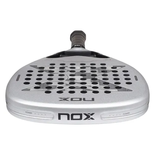 Raquette-de-padel-Nox-Genius-Attack-12K-Alum-XTREM-by-Agust_n-Tapia-2027-Dessus.webp